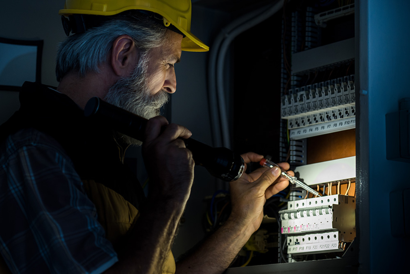 Über­spannungs­schutz bei Neudecker Elektrotechnik in Eggolsheim